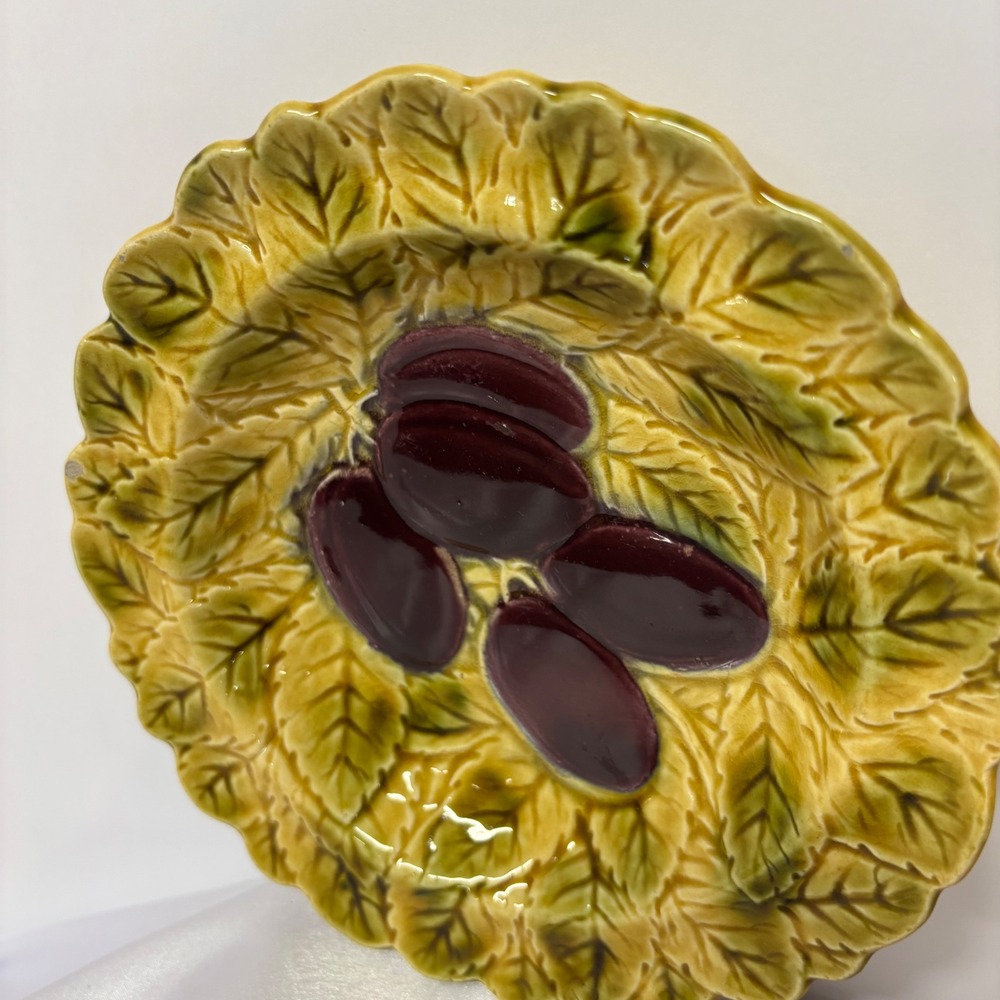 Vintage Majolica Dessert Plates, Set of 2,‎ Fruit Design, Collectible Plates - Picture 7 of 10